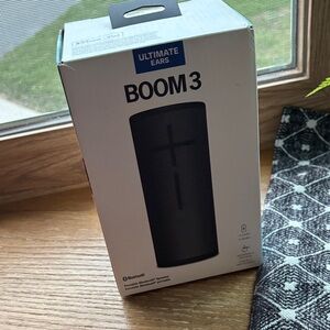 NIB Ultimate Ears BOOM 3 Portable Bluetooth Speaker - Black
